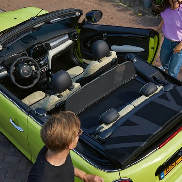 ЛОБОВЕ СКЛО Й ОБТІЧНИК.