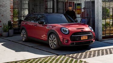 СИГНАТУРНІ ДВЕРІ.