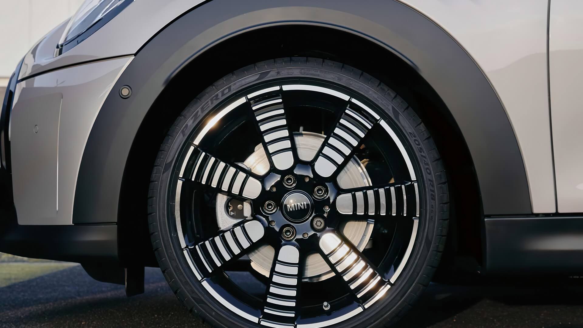 18-ДЮЙМОВІ ЛЕГКОСПЛАВНІ ДИСКИ PULSE SPOKE.