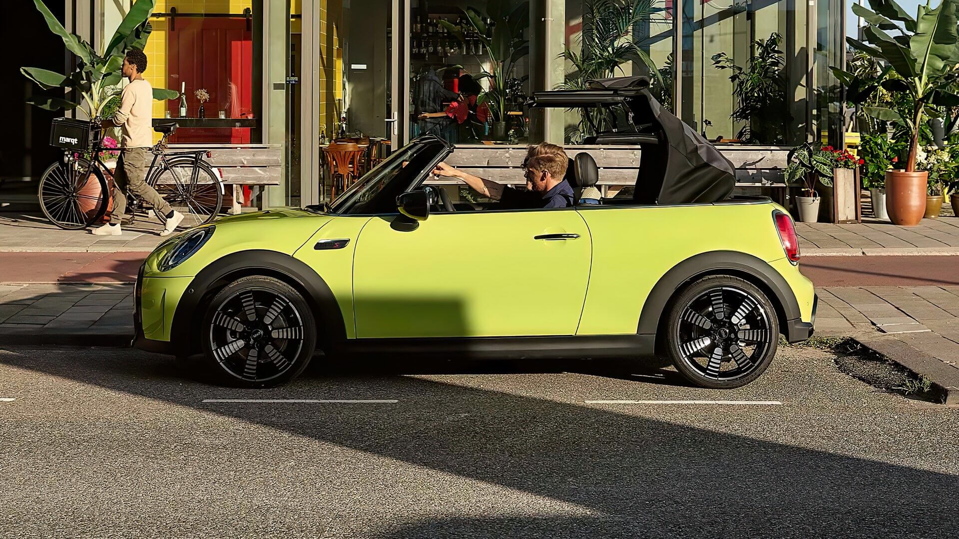 М'ЯКИЙ ДАХ З ВБУДОВАНОЮ ФУНКЦІЄЮ ЛЮКА.