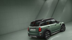 MINI COUNTRYMAN.